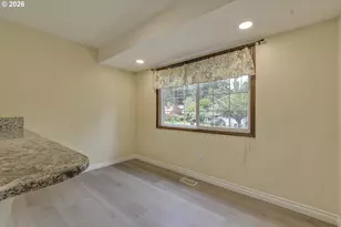 324 SE 30th Ave, Hillsboro, OR 97123 - Photo 13