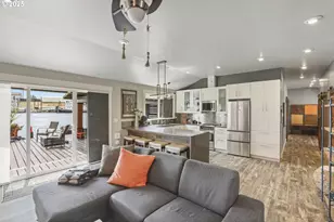 1645 N Jantzen Ave, Portland, OR 97217 - Photo 11