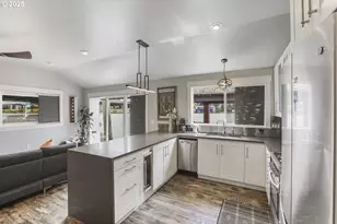 1645 N Jantzen Ave, Portland, OR 97217 - Photo 15