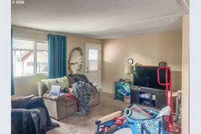 8 NE Mary Ann Ln, Roseburg, OR 97470 - Photo 5