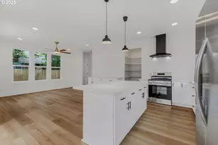 1209 S 6th Ave, Kelso, WA 98626 - Photo 7