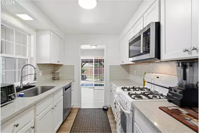 10603 SE Malden St, Portland, OR 97266 - Photo 3