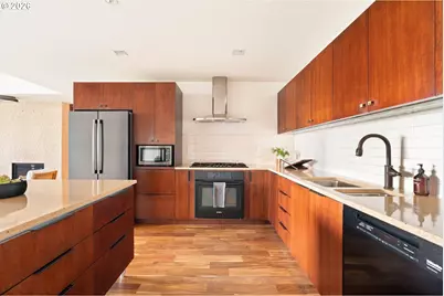 3570 S River Pkwy #713, Portland, OR 97239 - Photo 17