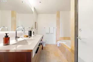 3570 S River Pkwy, Portland, OR 97239 - Photo 21