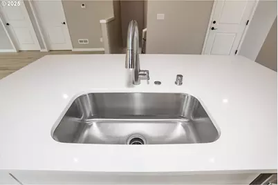 11009 NW 11th Pl, Vancouver, WA 98685 - Photo 15