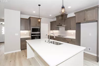 11009 NW 11th Pl, Vancouver, WA 98685 - Photo 9