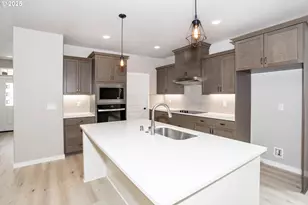 11009 NW 11th Pl, Vancouver, WA 98685 - Photo 9