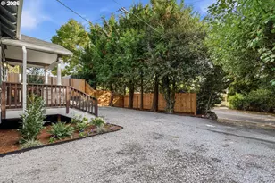 725 SW Taylors Ferry Rd, Portland, OR 97219 - Photo 29