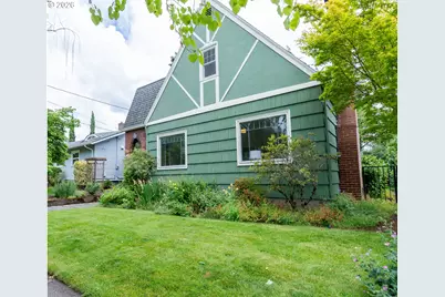 7421 N Jersey St, Portland, OR 97203 - Photo 3