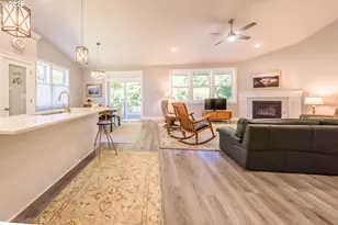 5762 NE Voyage Way, Lincoln City, OR 97367 - Photo 9