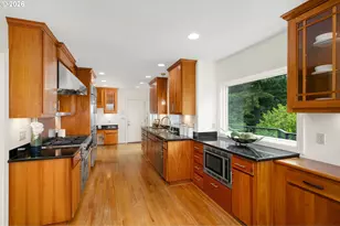 3250 SW Donner Way Ct, Portland, OR 97239 - Photo 13