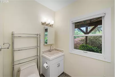 3250 SW Donner Way Ct, Portland, OR 97239 - Photo 23