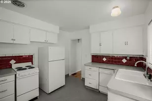 5325-5327 NE Davis St, Portland, OR 97213 - Photo 17