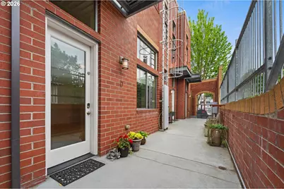 2006 SE Morrison St #D, Portland, OR 97214 - Photo 5