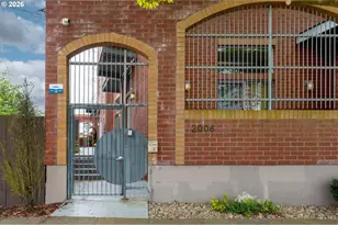2006 SE Morrison St, Portland, OR 97214 - Photo 3