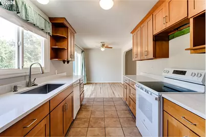 875 W 18th Ave, Eugene, OR 97402 - Photo 15