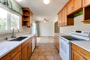 875 W 18th Ave, Eugene, OR 97402 - Photo 15