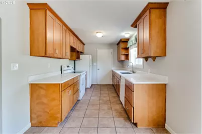 875 W 18th Ave, Eugene, OR 97402 - Photo 13