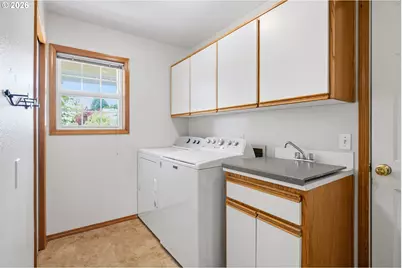 200 N 31st Ave, Cornelius, OR 97113 - Photo 15