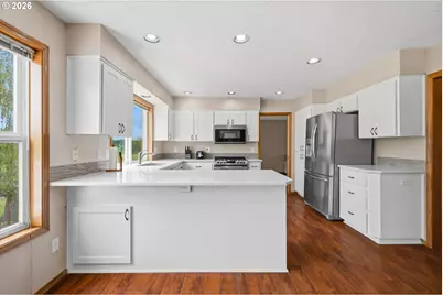 200 N 31st Ave, Cornelius, OR 97113 - Photo 9