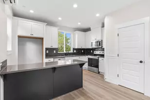 3624 SW Vermont St, Portland, OR 97219 - Photo 5