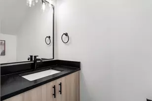 207 NE Going St, Portland, OR 97211 - Photo 7