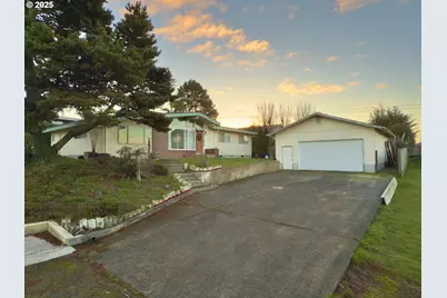 1900 Grant St, North Bend, OR 97459 - Photo 1