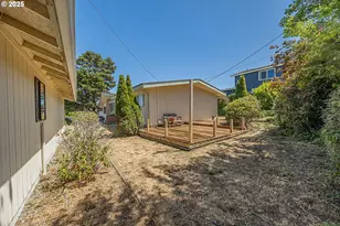 1900 Grant St, North Bend, OR 97459 - Photo 5