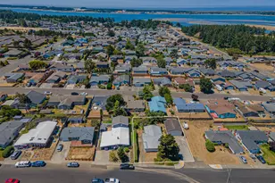 1900 Grant St, North Bend, OR 97459 - Photo 3