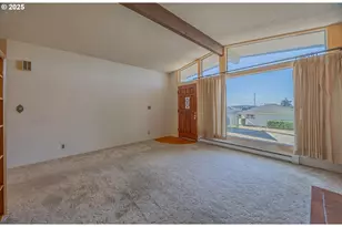 1900 Grant St, North Bend, OR 97459 - Photo 7