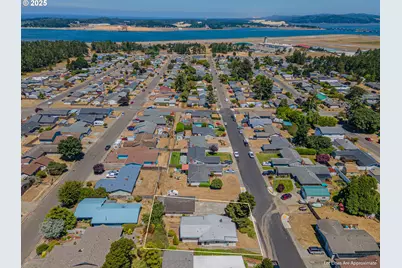 1900 Grant St, North Bend, OR 97459 - Photo 43