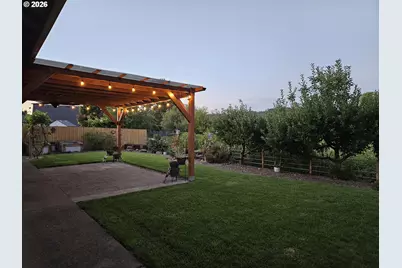 310 Ashwood St, Sutherlin, OR 97479 - Photo 29