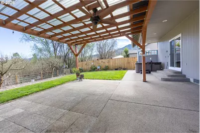 310 Ashwood St, Sutherlin, OR 97479 - Photo 27