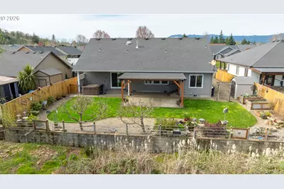 310 Ashwood St, Sutherlin, OR 97479 - Photo 33