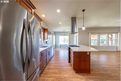 310 Ashwood St, Sutherlin, OR 97479 - Photo 9