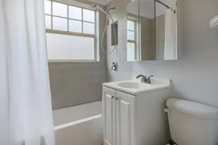 709 SW 16th Ave, Portland, OR 97205 - Photo 15
