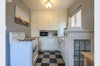 709 SW 16th Ave #304, Portland, OR 97205 - Photo 13