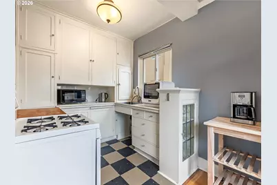 709 SW 16th Ave #304, Portland, OR 97205 - Photo 13