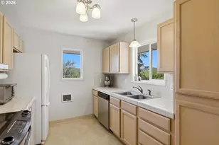 720 E 21st Pl, The Dalles, OR 97058 - Photo 17