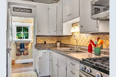 143 Washington St, Astoria, OR 97103 - Photo 15