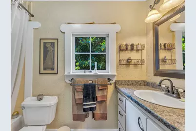 143 Washington St, Astoria, OR 97103 - Photo 19