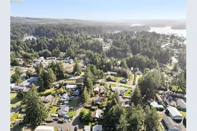 63528 S Olive Rd, Coos Bay, OR 97420 - Photo 9