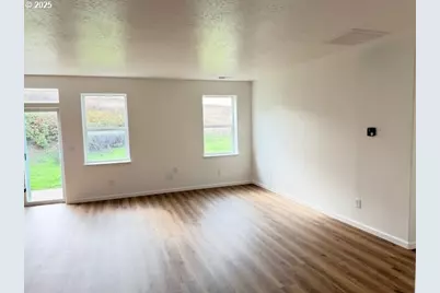 189 Quincy Ave, Roseburg, OR 97471 - Photo 3