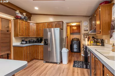 608 Shadow Ranch Ln, Roseburg, OR 97470 - Photo 9