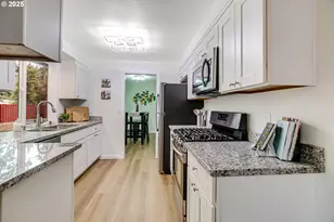 6050 SW Cross Creek Dr, Beaverton, OR 97078 - Photo 9