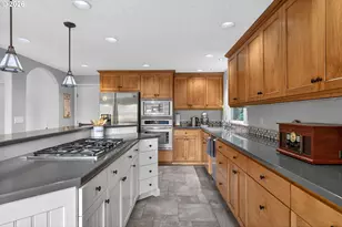 177 NE 34th Ct, Hillsboro, OR 97124 - Photo 13