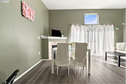 15325 NW Central Dr #304, Portland, OR 97229 - Photo 9