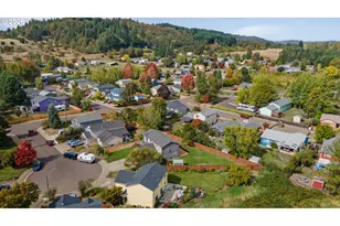 8110 Daphne Ct, Corvallis, OR 97330 - Photo 47