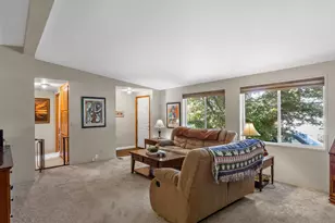 18485 SW Pacific Dr, Tualatin, OR 97062 - Photo 11