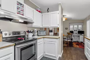 18485 SW Pacific Dr, Tualatin, OR 97062 - Photo 21